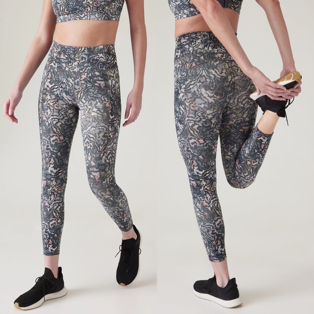 Athleta Ultimate Stash 7/8 Tight KINETIC ABSTRACT MULTI Size Small Petite 978242